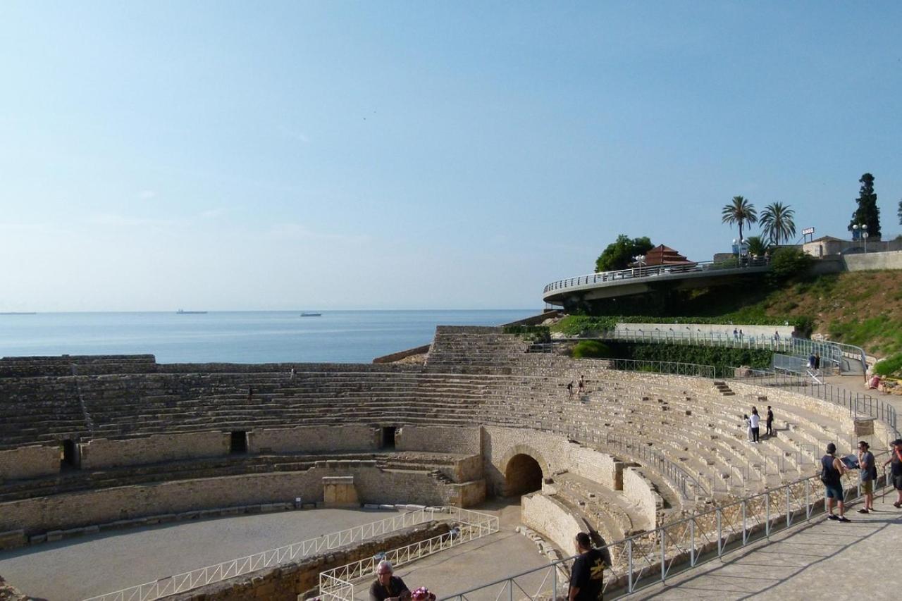 Hostal Patio De La Luna Tarragona Zewnętrze zdjęcie